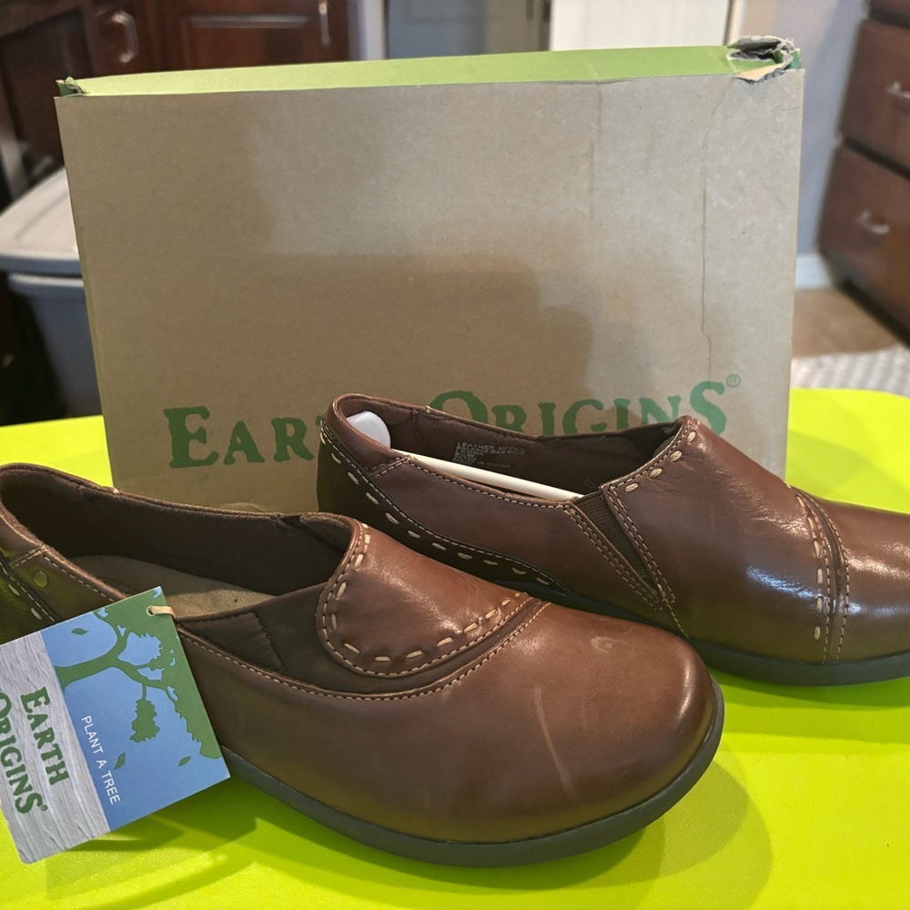 Earth Origins Brown Flats